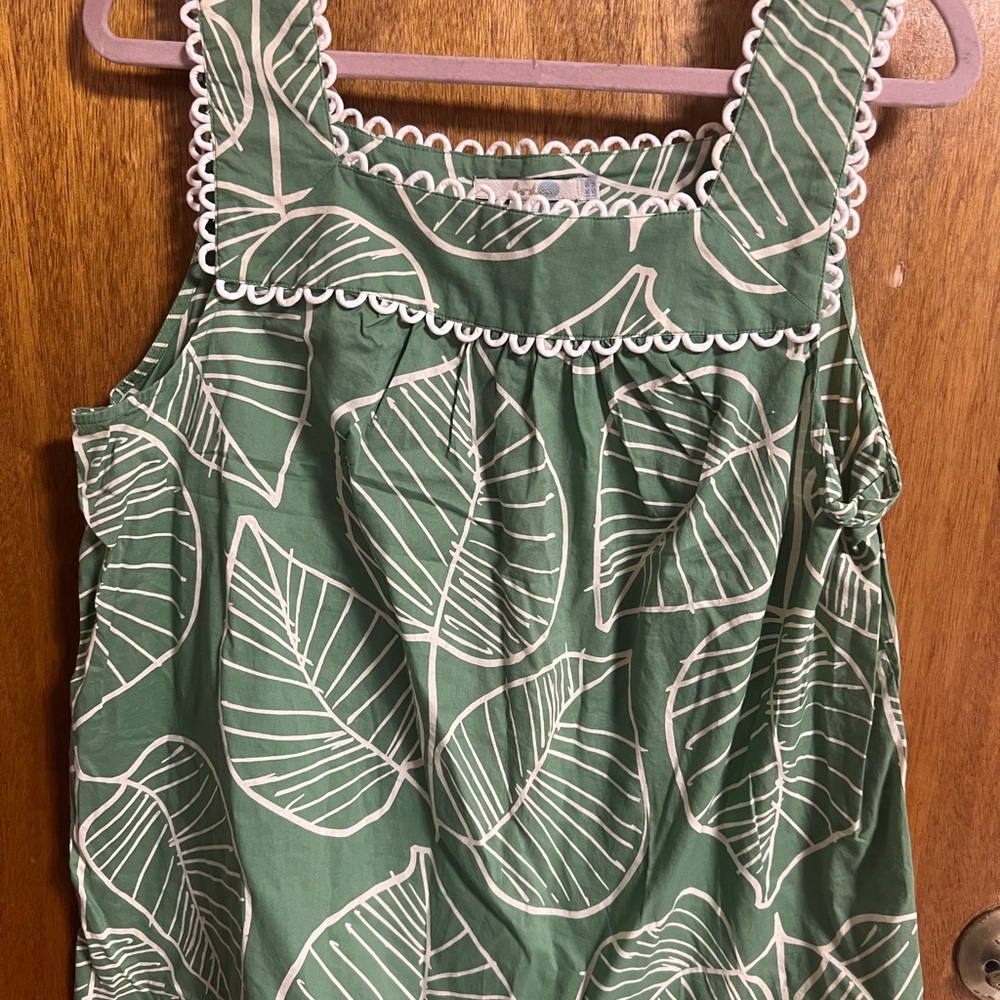 Boden Green and White Leafyank top. Hawaiian aloha attire